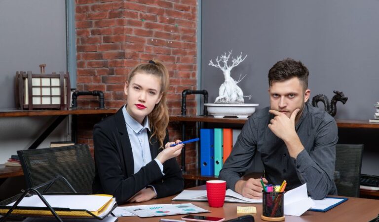 So sánh đại lý thuế và doanh nghiệp dịch vụ kế toán