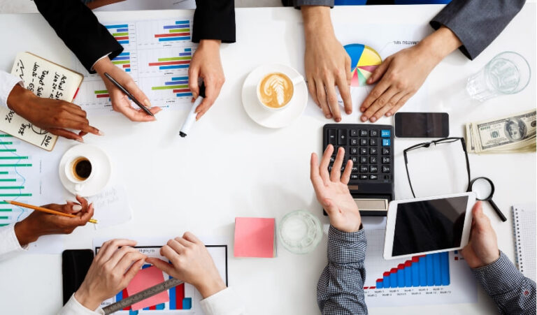 so sánh kế toán dịch vụ và kế toán nội bộ